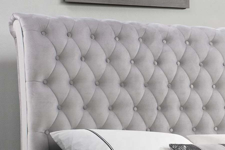 1563 Classical Sliver Sleigh Bed Čalúnená posteľ