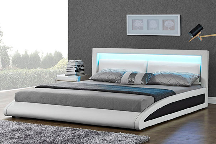 1118-1-2 Zakrivený európsky rám postele z umelej kože Smart LED