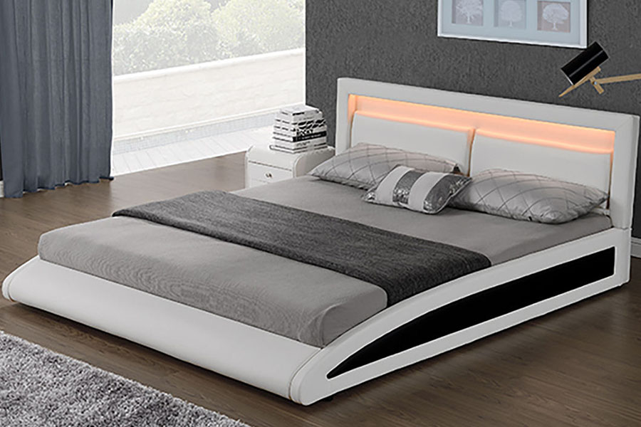 1118-1-2 Zakrivený európsky rám postele z umelej kože Smart LED